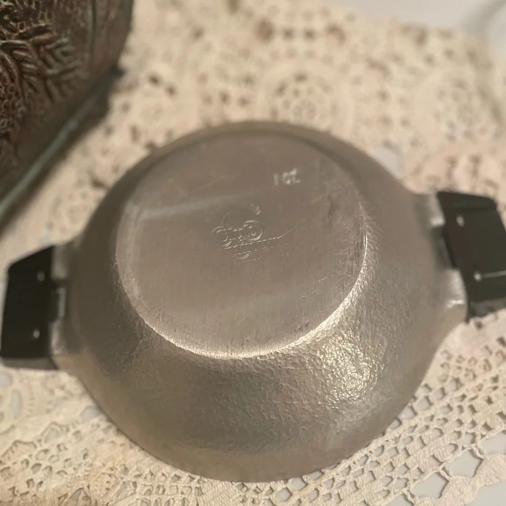 1 Qt Club hammered  Aluminium Casserole with Glass lid